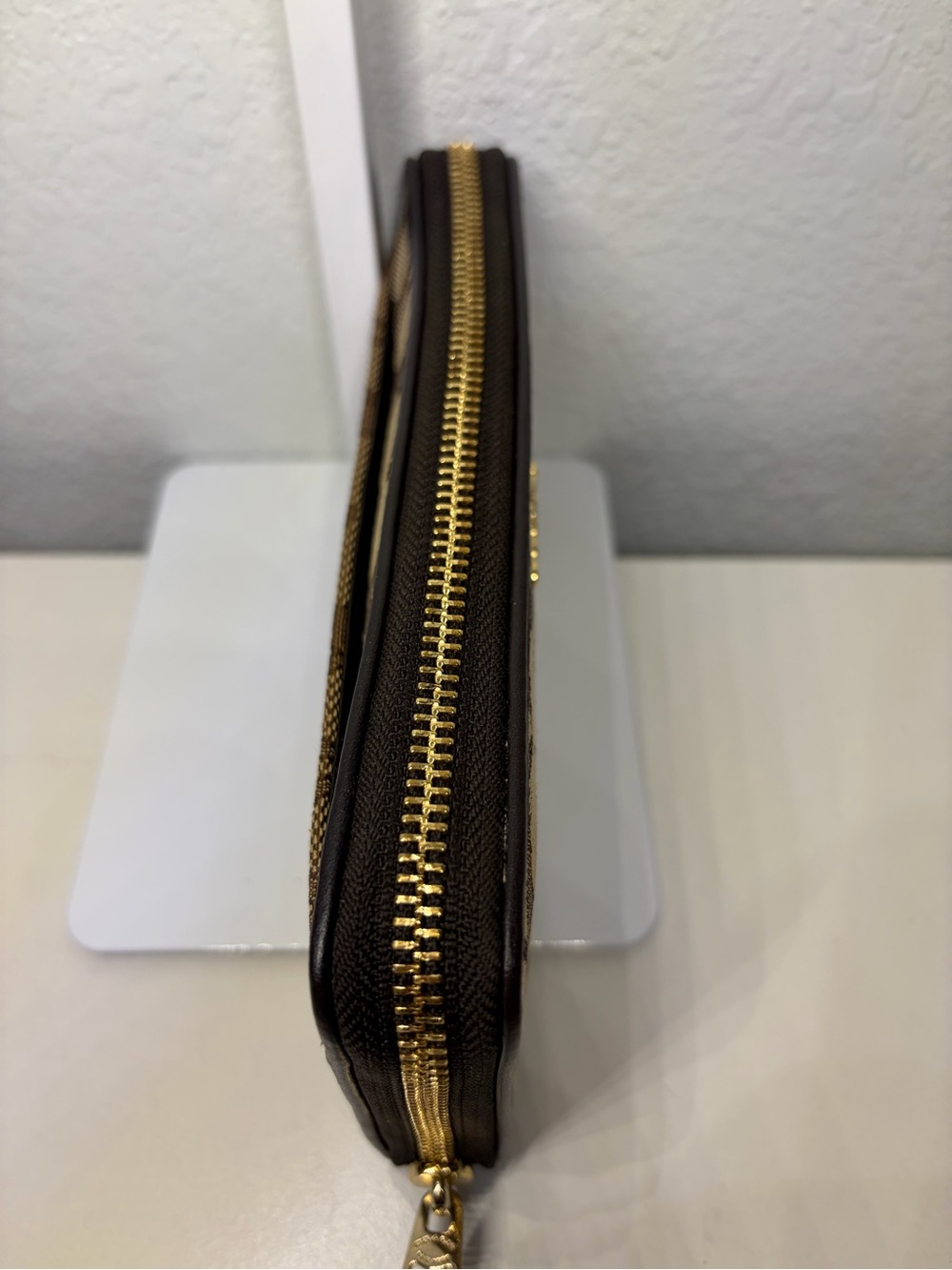 NWOT Coach Brown Signature “C’s”Long Zip Accordion Wallet - Picture 4 of 13